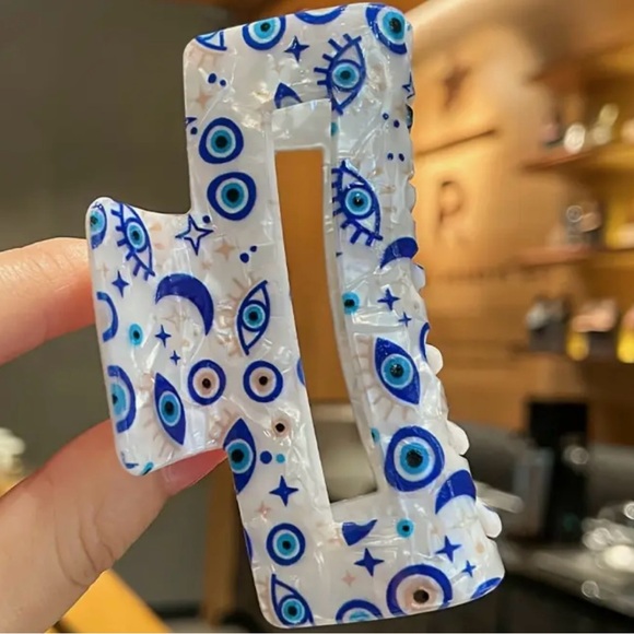 - 🪬 Coming soon please like Evil 🧿Eye Design Hair Clip in Blue and White🧿🪬 - Picture 7 of 7